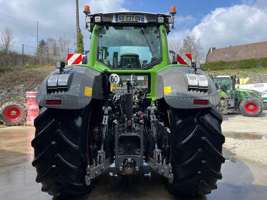 Tracteur agricole Fendt 824 S4 ProfiPlus - 240