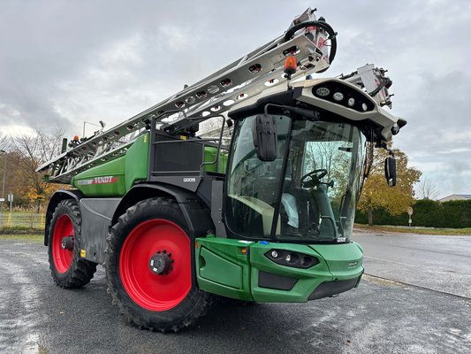 Pulvérisateur automoteur Fendt ROGATOR 645