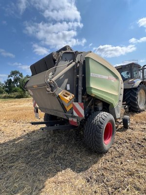 Presse à balles rondes Fendt ROTANA 160 V XTRA