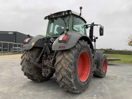 Tracteur agricole Fendt 824 S4 ProfiPlus - 240